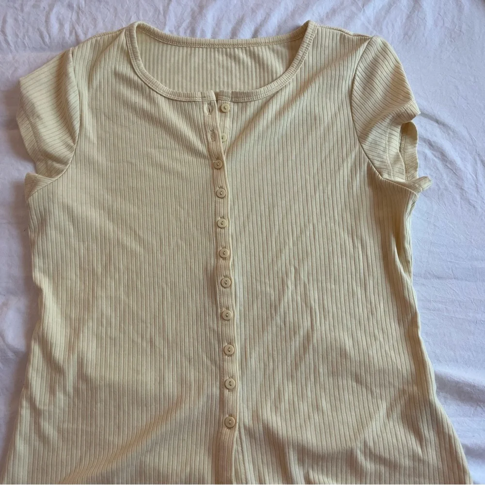 Cream Button-Up Ribbed Top - Picture 2 of 3